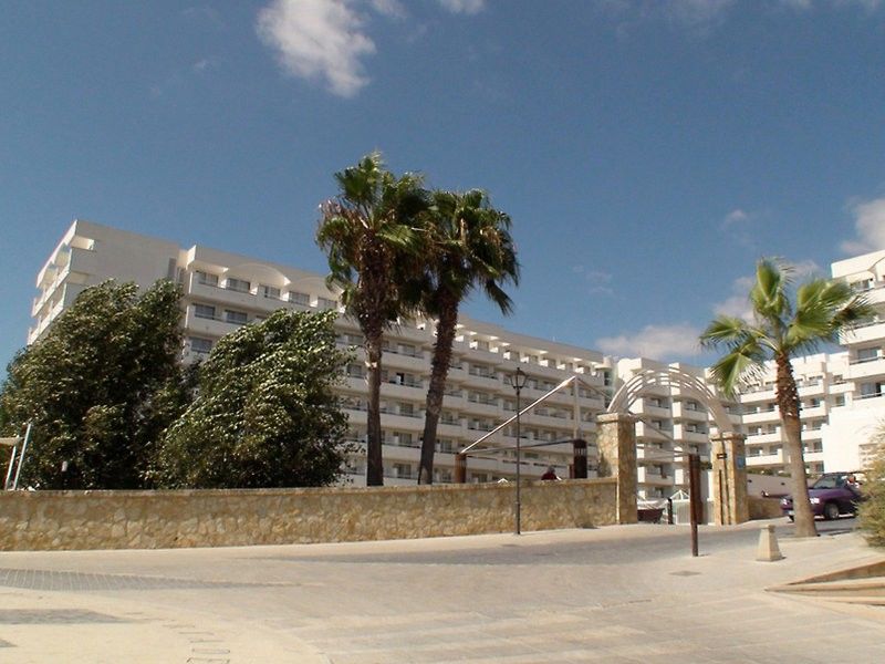 Отель Alua Gran Камп-де-Мар Экстерьер фото